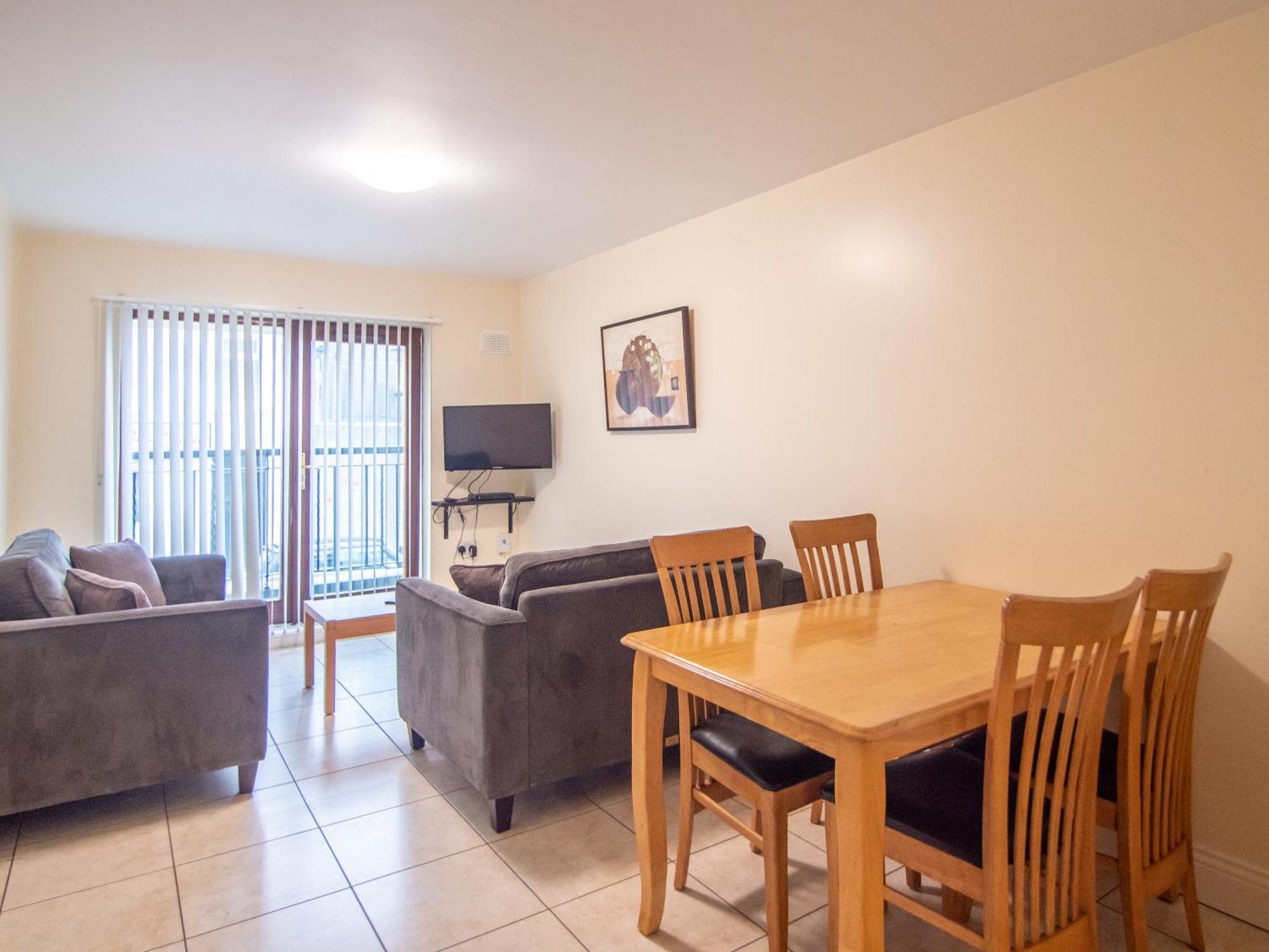 Donegan Court Aparthotel Голуэй Экстерьер фото
