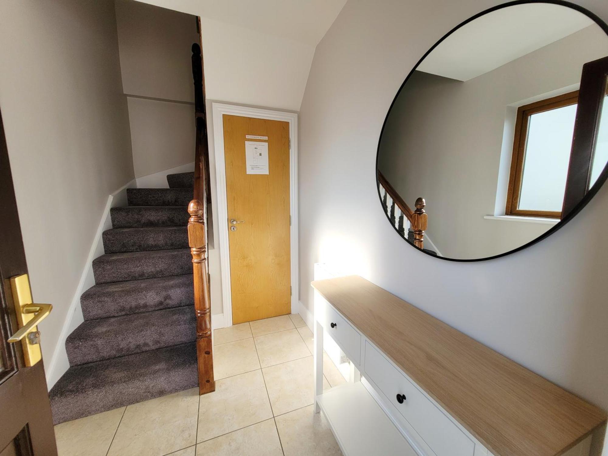 Donegan Court Aparthotel Голуэй Экстерьер фото