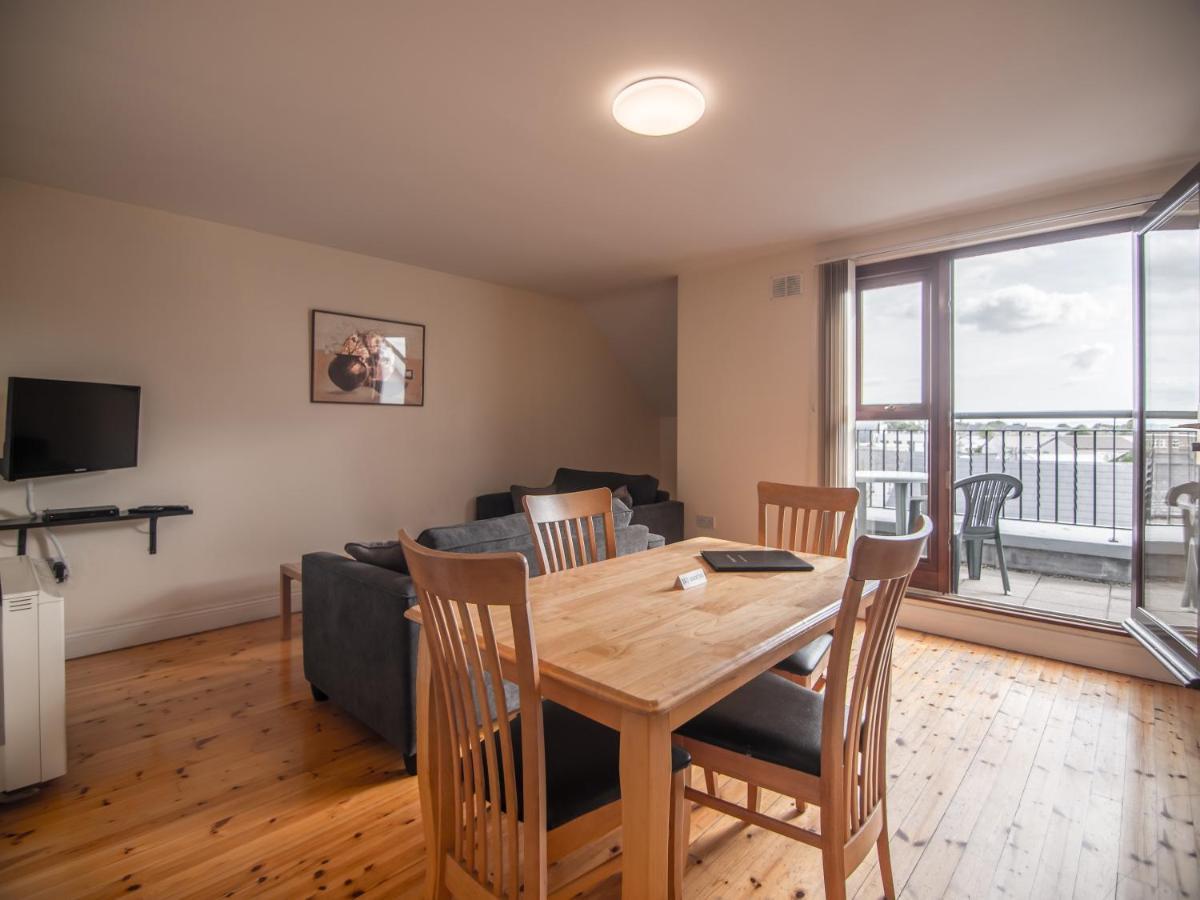 Donegan Court Aparthotel Голуэй Экстерьер фото